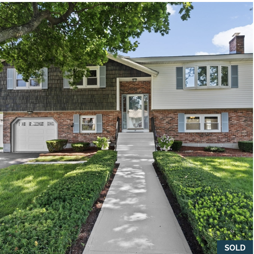 Front exterior of 14 Brae Cir in Woburn, MA