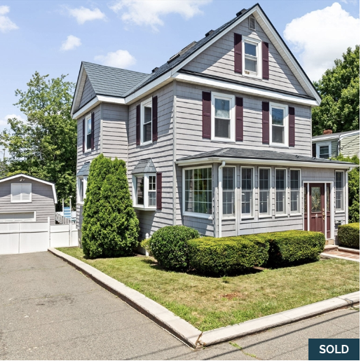 Front exterior of 4 Hurd Ave in Saugus, MA