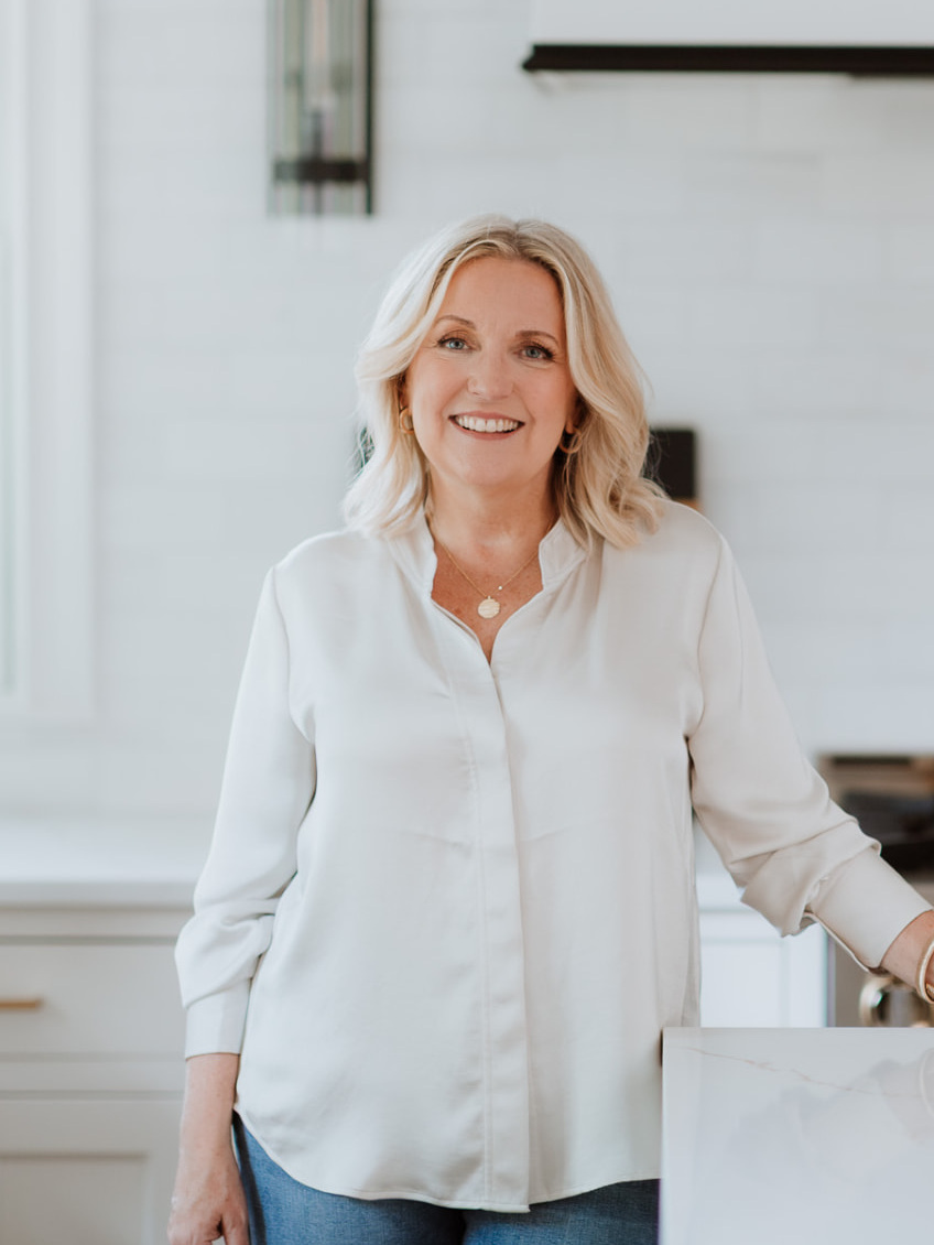 Juli Ford press headshot