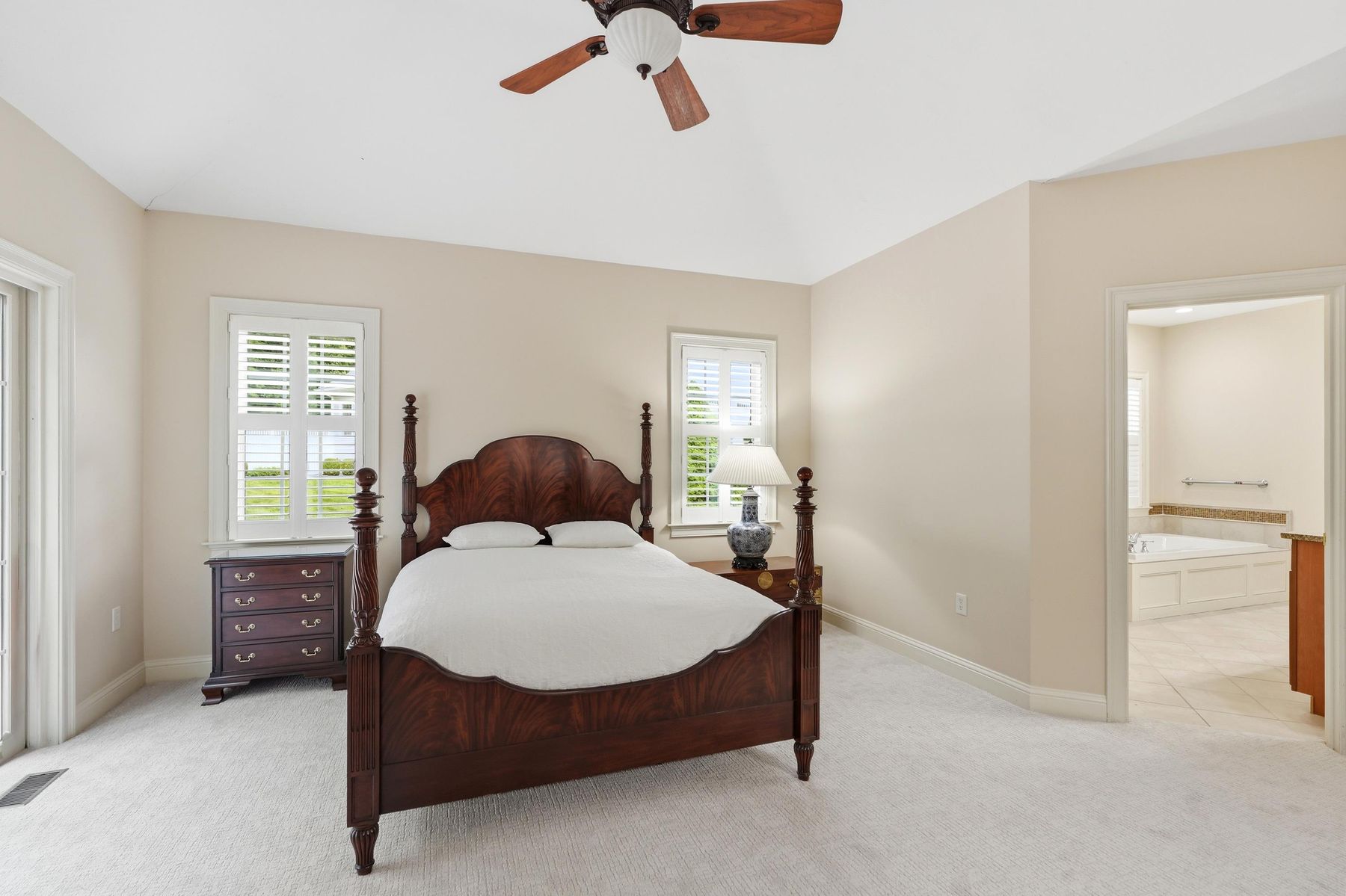 Primary bedroom with en suite bath access