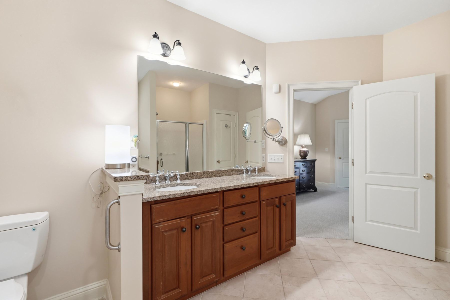 Primary bath double vanity with large mirror
